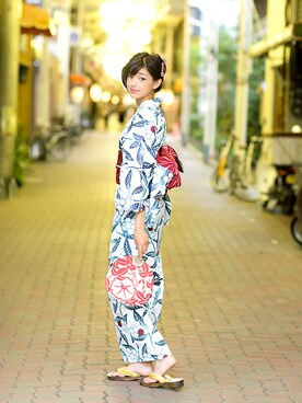 KIMONOMACHIさんの「浴衣福袋4点Set「夏色美人」浴衣21：紺色 木の実と鳥」を使ったコーディネート