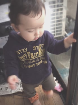 「おうち」｜「アイテム（パンツ）」を使った、Ｊ◡̈+°さん（キッズ・80cm）の春コーディネート