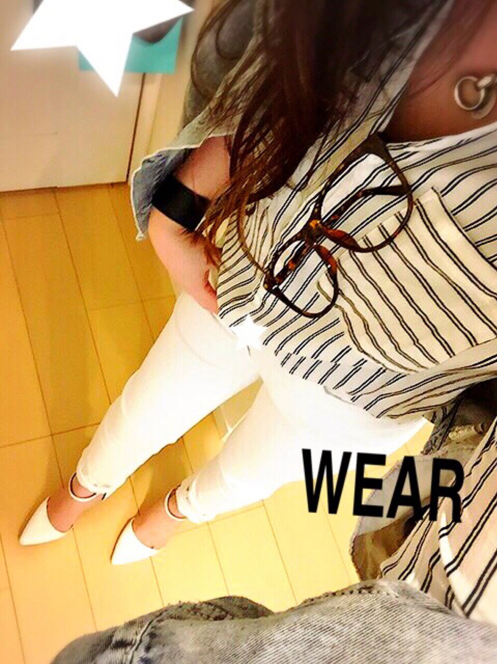 「ドラフトWE、ドラフトJS」｜「AZUL by moussyのカラーツイルテーパード(L72)（その他パンツ、ホワイト系）」を使った、CHIEさん（レディース・163cm）の春コーディネートの1枚目の写真
