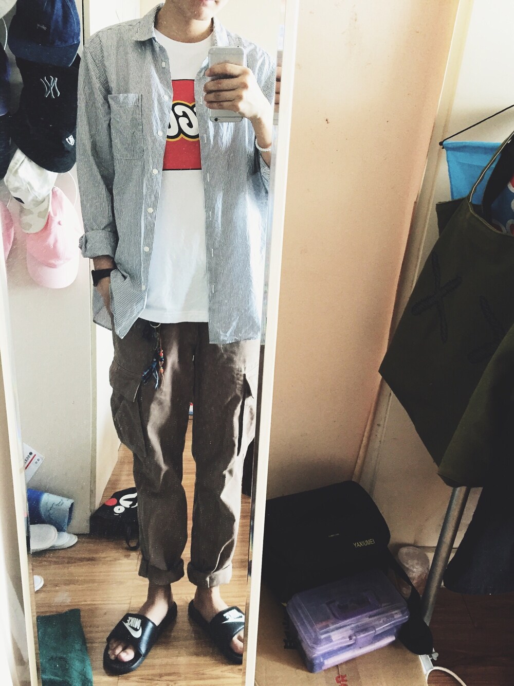 「UNIQLOのアイテム（トップス、ホワイト系）」を使った、阿白さん（レディース・172cm）の秋コーディネートの1枚目の写真