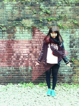 「NIKE(ナイキ)のアイテム(ショルダーバッグ)」を使った、蔓霖さん(レディース・163cm)の冬コーディネート