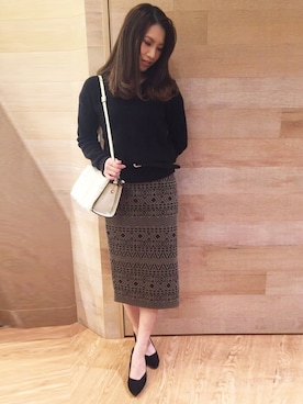 「BLONDY ReLISH（ブロンディリリッシュ）の片畦Vネックニットプルオーバー（ニット/セーター、ブラック系）」を使った、MANAMIさん（レディース・162cm）の冬コーディネート