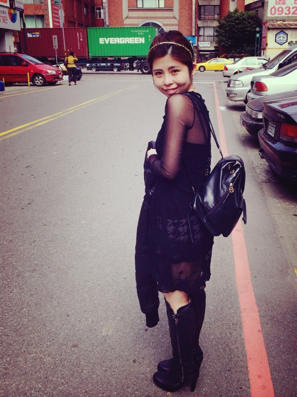「black、Taiwan、ootd、metrocity、seethru」｜「アイテム（ワンピース、ブラック系）」を使った、Janetさん（レディース・150cm）の春コーディネートの1枚目の写真