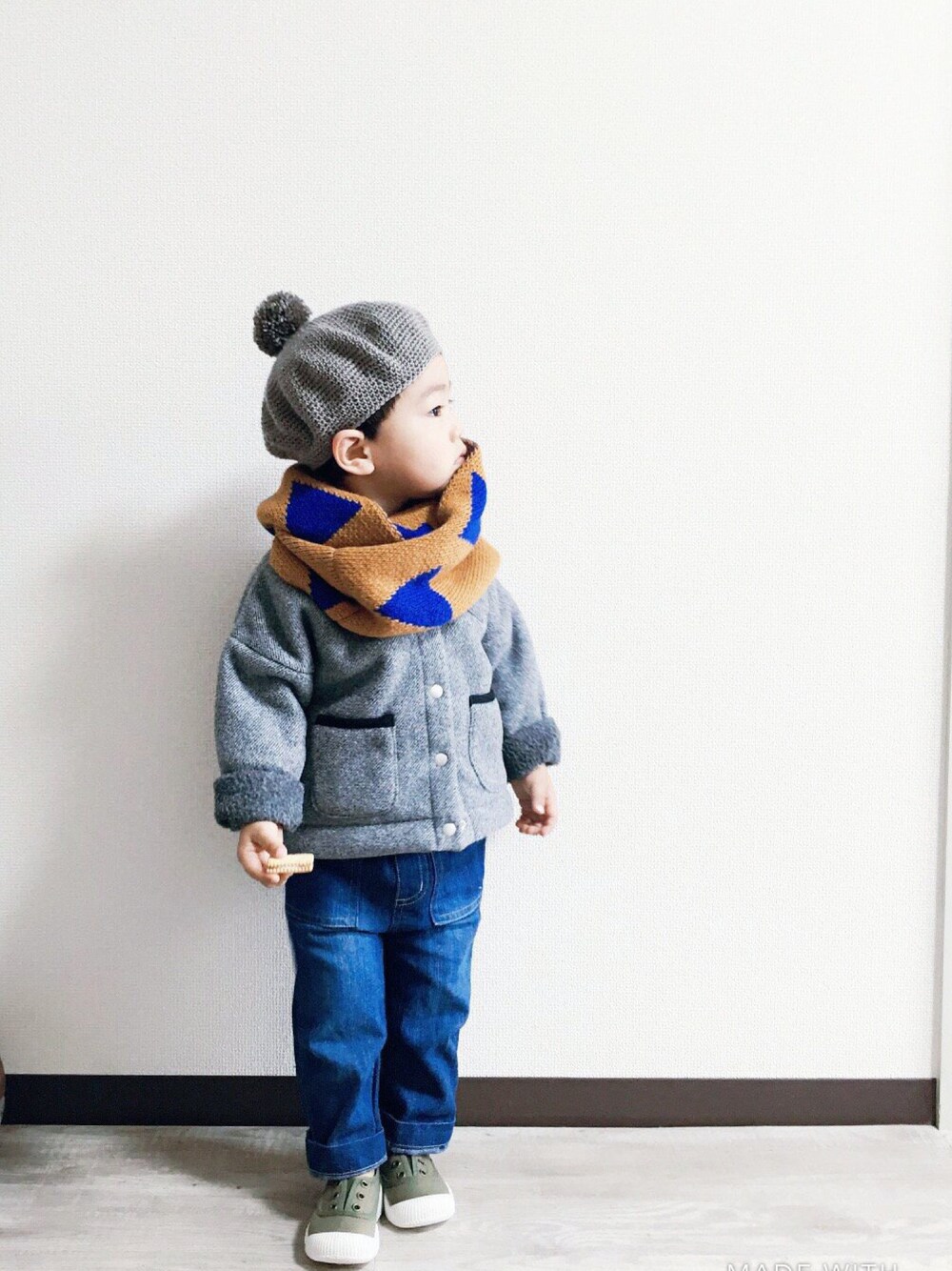 「男の子、bobochoses、cokitica、デニム、キッズコーデ」｜「Handmadeのアイテム（ハンチング/ベレー帽、グレー系）」を使った、aoao☺︎さん（キッズ・80cm）の秋コーディネートの1枚目の写真