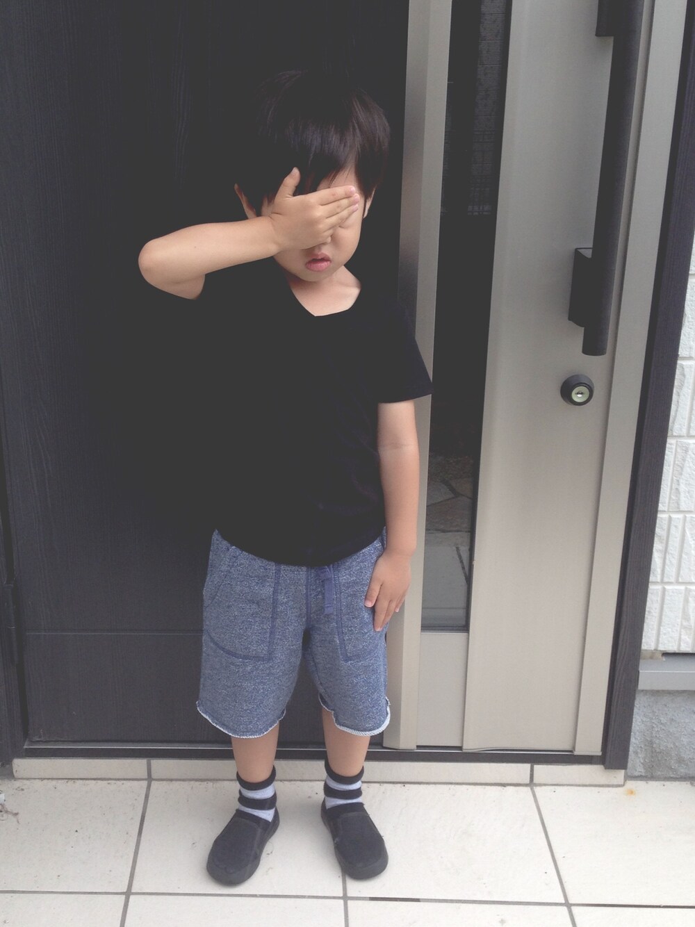 「kids、3歳、男の子」｜「babyGAPのアイテム（パンツ、ブルー系）」を使った、asukaさん（キッズ・100cm）の夏コーディネートの1枚目の写真
