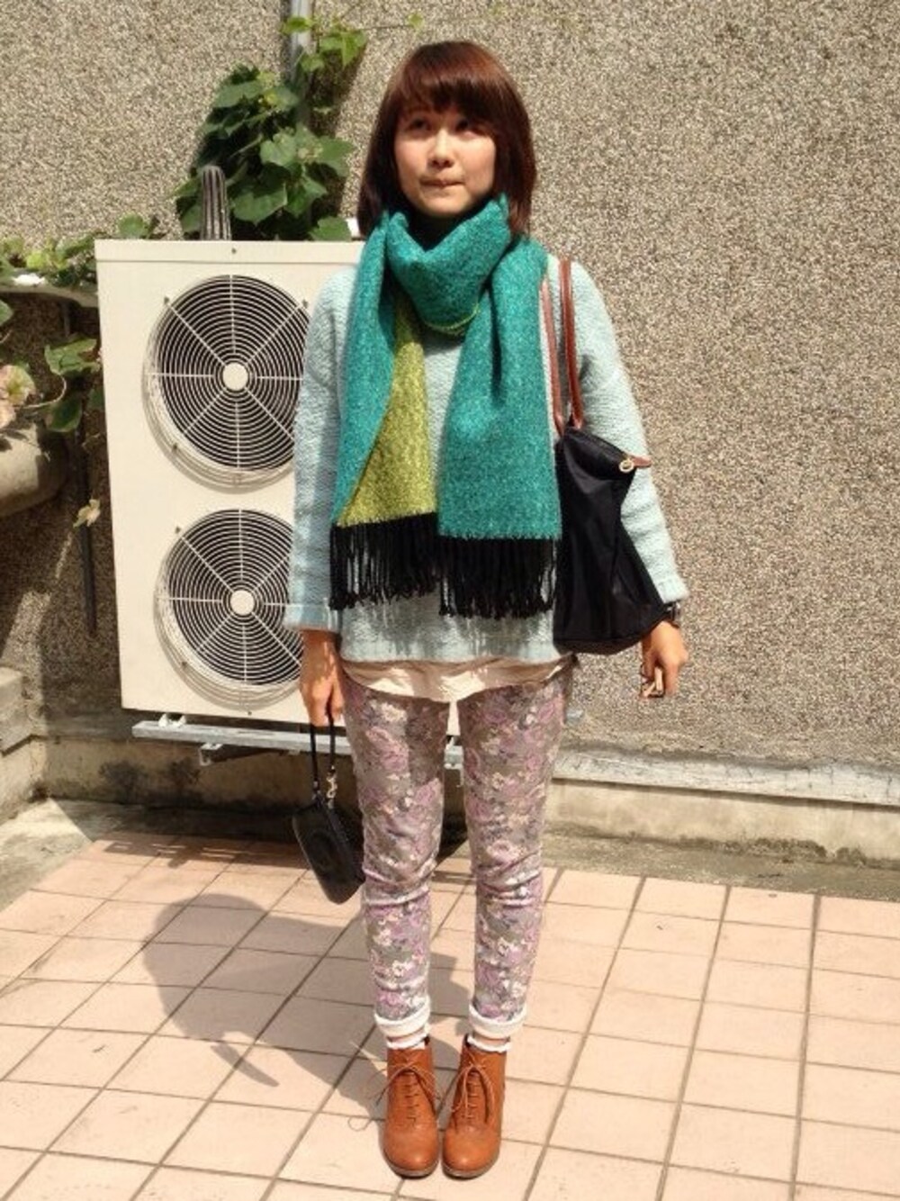 「ZARAのアイテム（ニット/セーター、ブルー系）」を使った、hoyiさん（レディース・166cm）の秋コーディネートの1枚目の写真