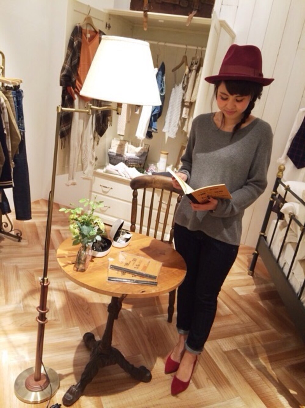 「Ungridのアイテム（ニット/セーター、グレー系）」を使った、MIDIさん（レディース・158cm）の冬コーディネートの1枚目の写真