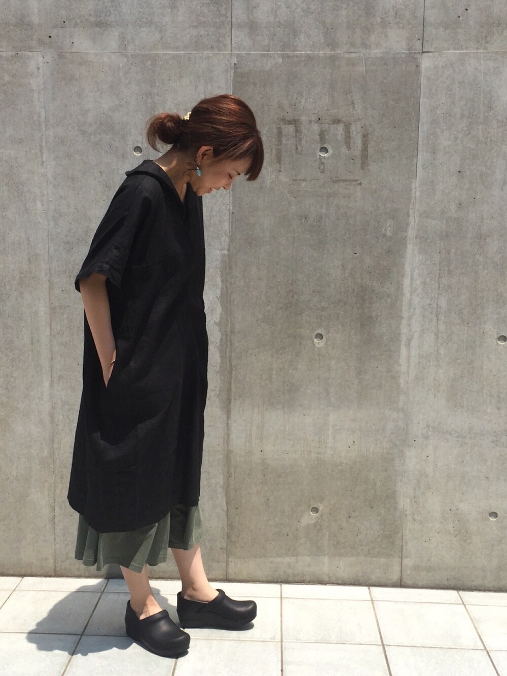 「conges payes ADIEU TRISTESSEのアイテム（ワンピース、ブラック系）」を使った、MIDIさん（レディース・158cm）の夏コーディネートの1枚目の写真