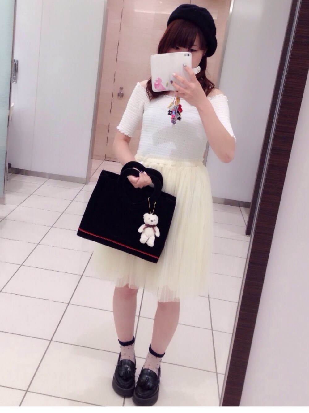 「merryjenny #メリージェニー、Ungrid」｜「merry jennyのNEWｵﾌｼｮﾙｼｬｰﾘﾝｸﾞTOPS（Tシャツ/カットソー、ホワイト系）」を使った、めぴさん（レディース・152cm）の秋コーディネートの1枚目の写真
