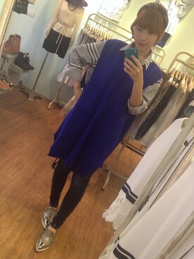 「blue」｜「アイテム（ベスト）」を使った、LizzyTsaoさん（レディース・158cm）の秋コーディネート