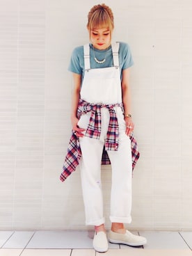 「腰巻きスタイル」｜「アイテム（サロペット/オーバーオール）」を使った、ARAI SATOMIさん（レディース・163cm）の春コーディネート