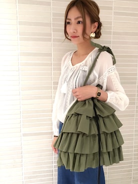 「フリルトート」｜「アイテム（アクセサリー）」を使った、ARAI SATOMIさん（レディース・163cm）の夏コーディネート