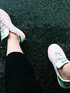 「adidas（アディダス）の2015 秋冬新作 ウィメンズ アディダス スタンスミス ラグジュアリー adidas STAN SMITH LUXE W（スニーカー、ホワイト系）」を使った、yurikaさん（レディース・155cm）の夏コーディネート