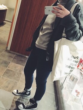 「CONVERSE（コンバース）のCONVERSE コンバース ALL STAR HI オールスター ハイ　（スニーカー、ブラック系）」を使った、yurikaさん（レディース・155cm）の冬コーディネート
