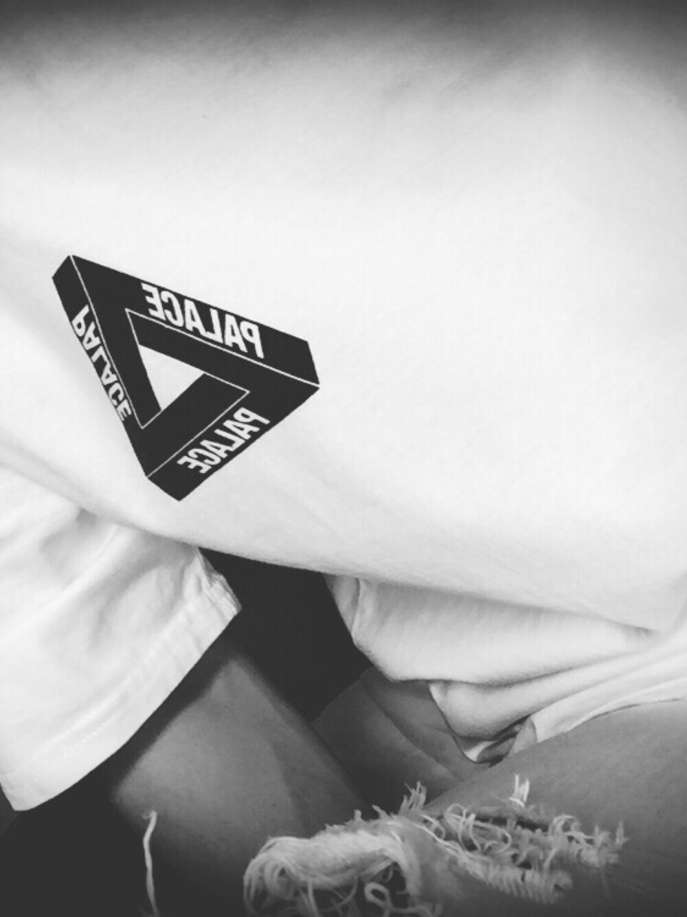 「夏」｜「PALACEのアイテム（Tシャツ/カットソー、ホワイト系）」を使った、kounosukeさん（メンズ・170cm）の夏コーディネートの1枚目の写真
