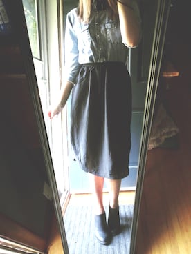 「PULL&BEAR（プルアンドベア）のアイテム（その他トップス）」を使った、Emma Loudeさん（レディース・163cm）の夏コーディネート