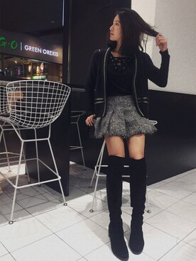 「STUART WEITZMAN（スチュアートワイツマン）のアイテム（アクセサリー）」を使った、Miumiuさん（レディース・165cm）の冬コーディネート
