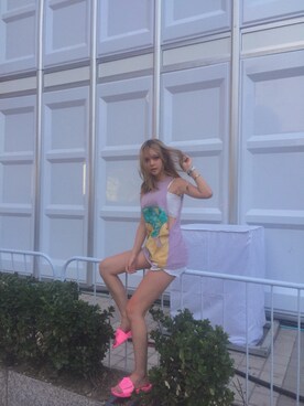 「VERSACE（ヴェルサーチ）のアイテム（ビーチサンダル）」を使った、casperさん（レディース・168cm）の夏コーディネート