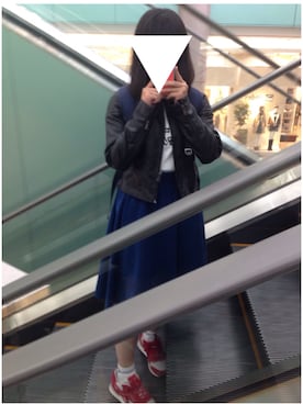 「古着のアイテム（Skirt、ブルー系）」を使った、renaさん（レディース・154cm）の秋コーディネート