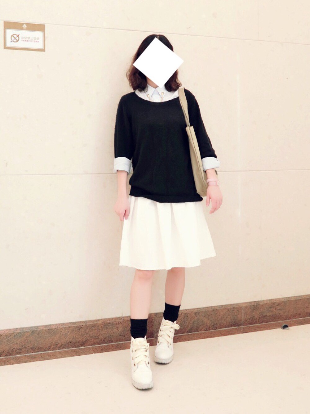 「GUのアイテム（スカート、ホワイト系）」を使った、木小树さん（レディース・160cm）の秋コーディネートの1枚目の写真