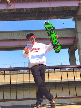 「propergangのアイテム（パーカー、ホワイト系）」を使った、Hirofumi Kobayashiさん（メンズ・180cm）の夏コーディネート