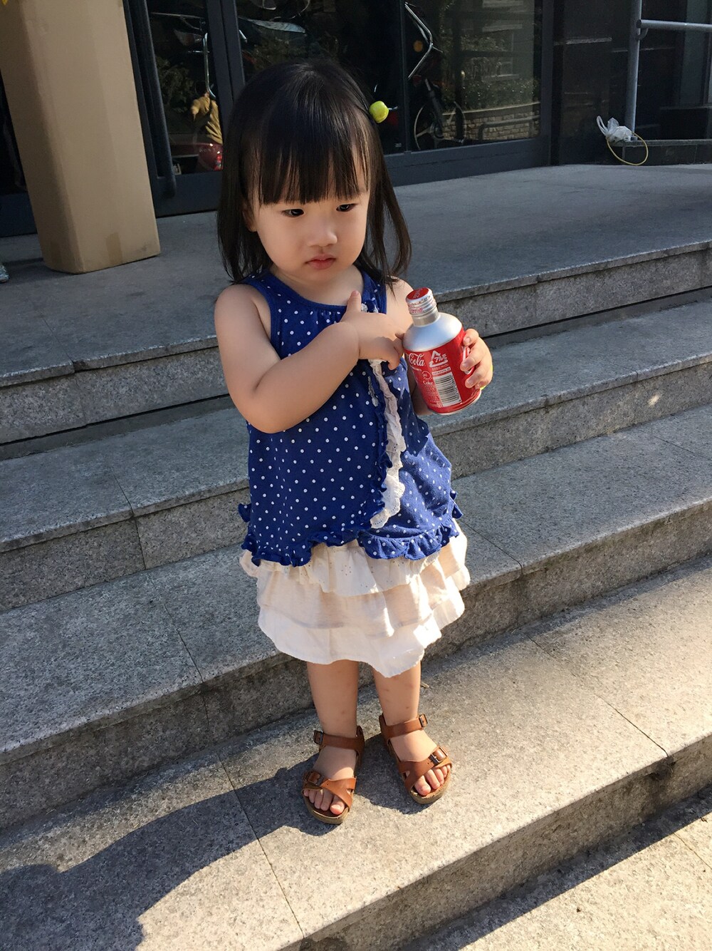 「NOのアイテム（シューズ、ブラウン系）」を使った、lesslaylsnさん（キッズ・90cm）の秋コーディネートの1枚目の写真