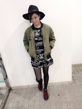 「BASQUIAT（バスキア）のアイテム」を使った、シュミナさん（レディース・163cm）の秋コーディネート