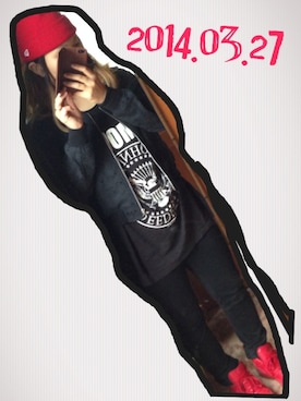 「NEW ERA（ニューエラ）のCUFFKNIT（ニットキャップ/ビーニー、レッド系）」を使った、T-ma1amさん（レディース・156cm）の春コーディネート