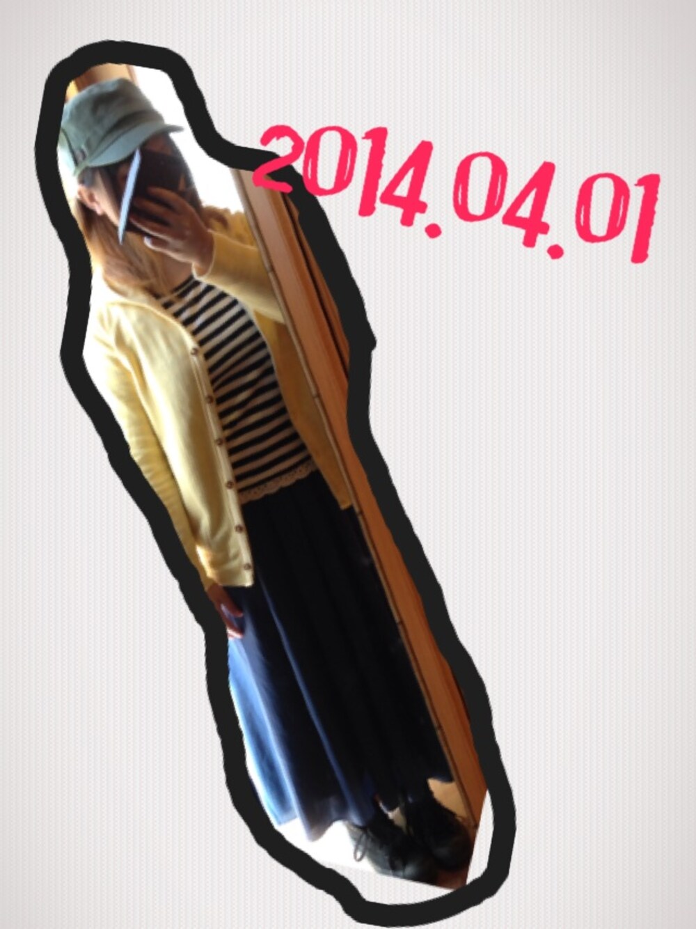 「ロング・マキシ丈(スカート丈)、ワーク(キャップ 形)、converse、パーカー　黄色　」｜「これっぽいやつ笑（キャップ、グリーン系）」を使った、T-ma1amさん（レディース・156cm）の春コーディネートの1枚目の写真