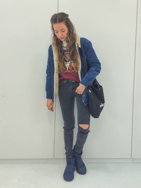 「BILLABONG（ビラボン）のアイテム（ブルゾン）」を使った、ロドリー明美さん（レディース・168cm）の冬コーディネート