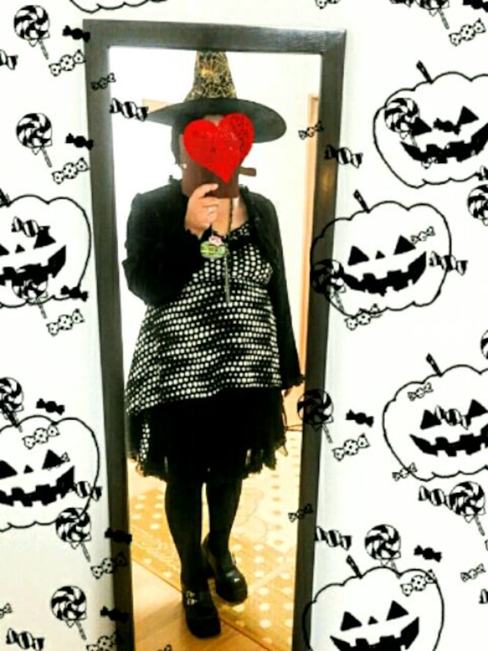 「WEAR HALLOWEEN 2016、でぶ、デブコーデ、ぽっちゃりコーデ、デブでもオシャレ、魔女コーデ、ハロウィン、黒、ドット、仮装」｜「DAISOのアイテム（ハット、ブラック系）」を使った、ポンポコさん（レディース・157cm）の秋コーディネートの1枚目の写真