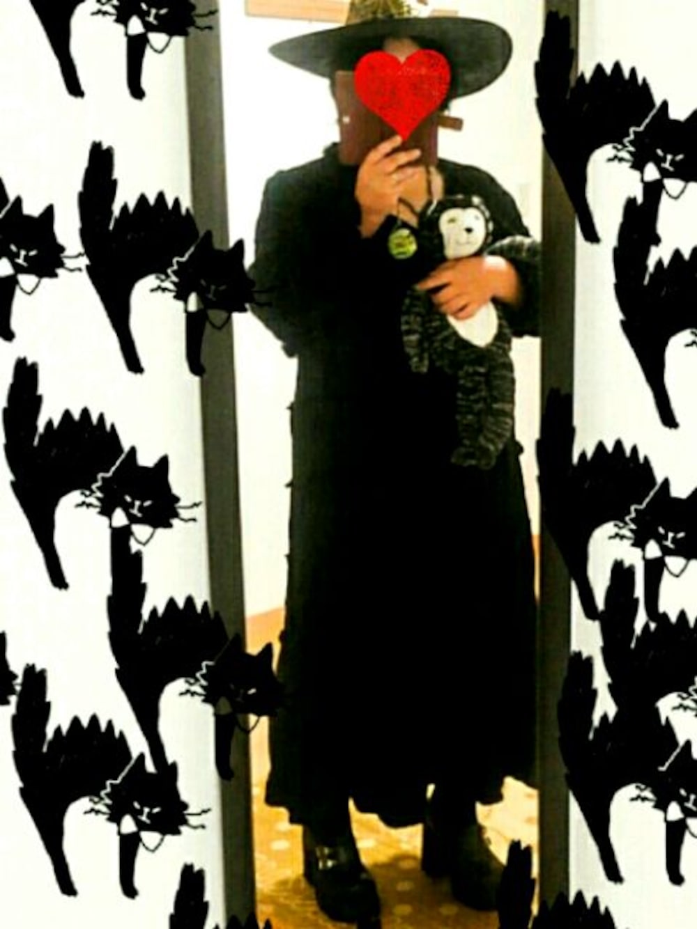 「ネコ、猫、魔女コーデ、黒、でぶ、ぽっちゃり、WEAR HALLOWEEN 2016、ブラック、マキシ丈ワンピース、ハロウィン」｜「DAISOのアイテム（ハット、ブラック系）」を使った、ポンポコさん（レディース・157cm）の秋コーディネートの1枚目の写真