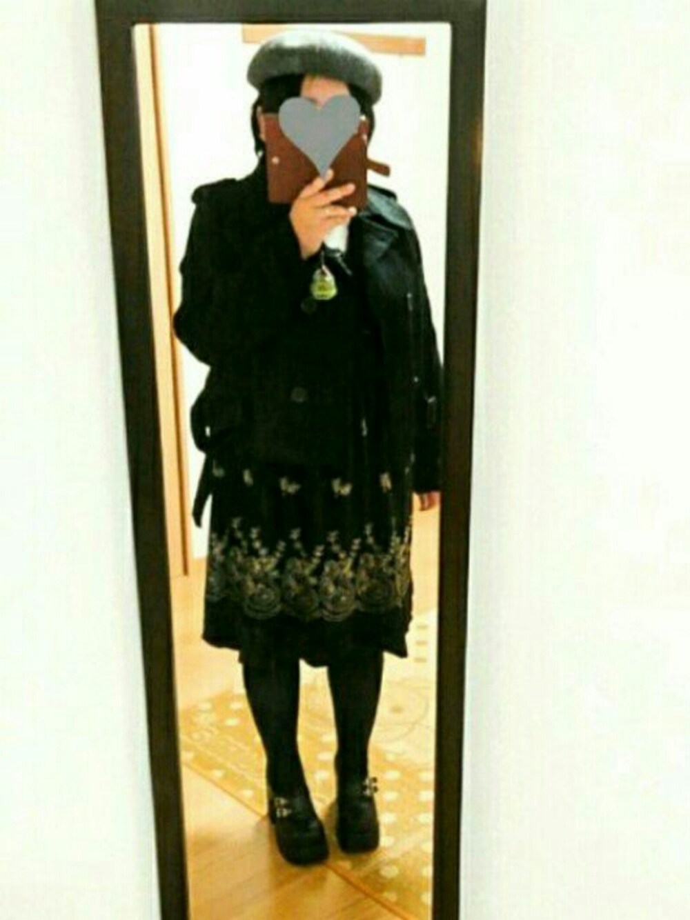 「でぶ、デブコーデ、ぽっちゃりコーデ、ぽっちゃり、ペイズリー、黒、ベロア、ベロアワンピース、ベレー帽、ライダースジャケット」｜「Linda Stormのアイテム（ライダースジャケット、ブラック系）」を使った、ポンポコさん（レディース・157cm）の秋コーディネートの1枚目の写真