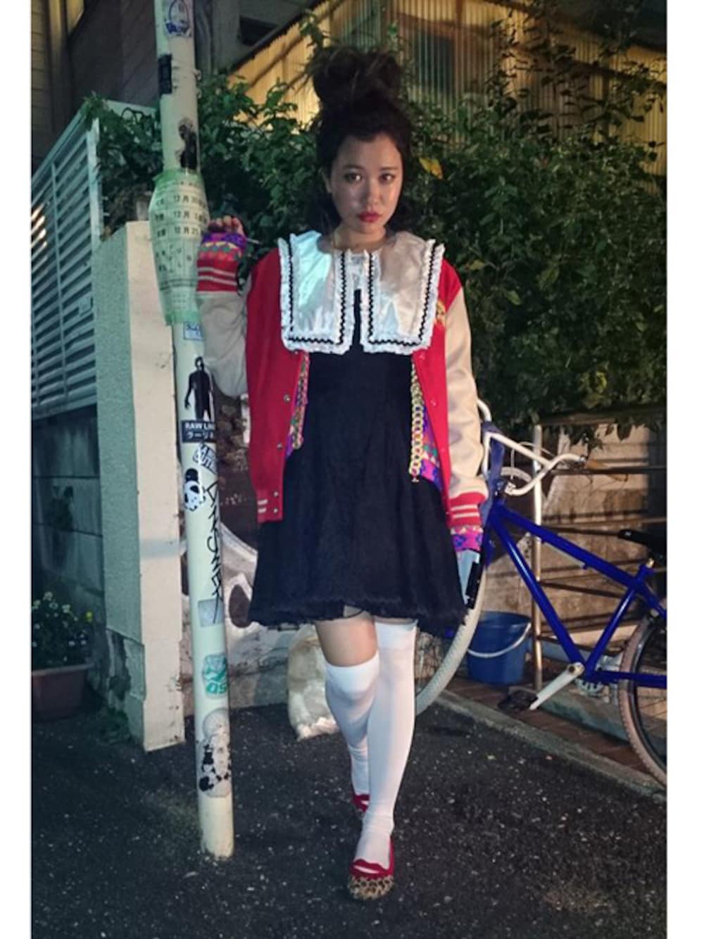 「FRUiTS、TOKYO、harajuku、 streetfashion、 FRUiTS magazine、 mikki」｜「used（その他、その他）」を使った、FRUiTSさん（レディース・165cm）の冬コーディネートの1枚目の写真