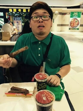 「LACOSTE（ラコステ）のアイテム（財布/小物）」を使った、おにぎりさんさん（メンズ・175cm）の秋コーディネート