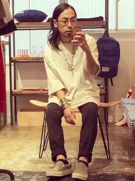「MACKINTOSH」｜「アイテム（アクセサリー）」を使った、志鎌英明さん（メンズ・170cm）の秋コーディネート
