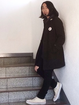 「アイテム（ステンカラーコート、グリーン系）」を使った、志鎌英明さん（メンズ・170cm）の冬コーディネート