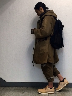 バックパック リュックを使った オールカーキ のメンズ人気ファッションコーディネート Wear