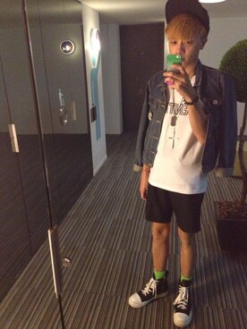 「cheap monday」｜「アイテム（デニムジャケット）」を使った、Timothy Szeさん（メンズ・170cm）の夏コーディネート