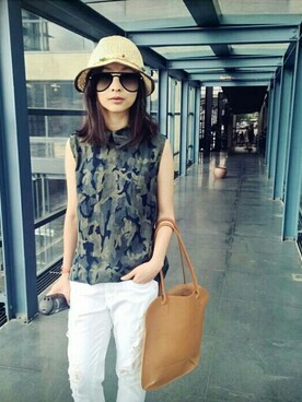 「NOのアイテム（バッグ）」を使った、彭小雁さん（レディース・160cm）の夏コーディネート
