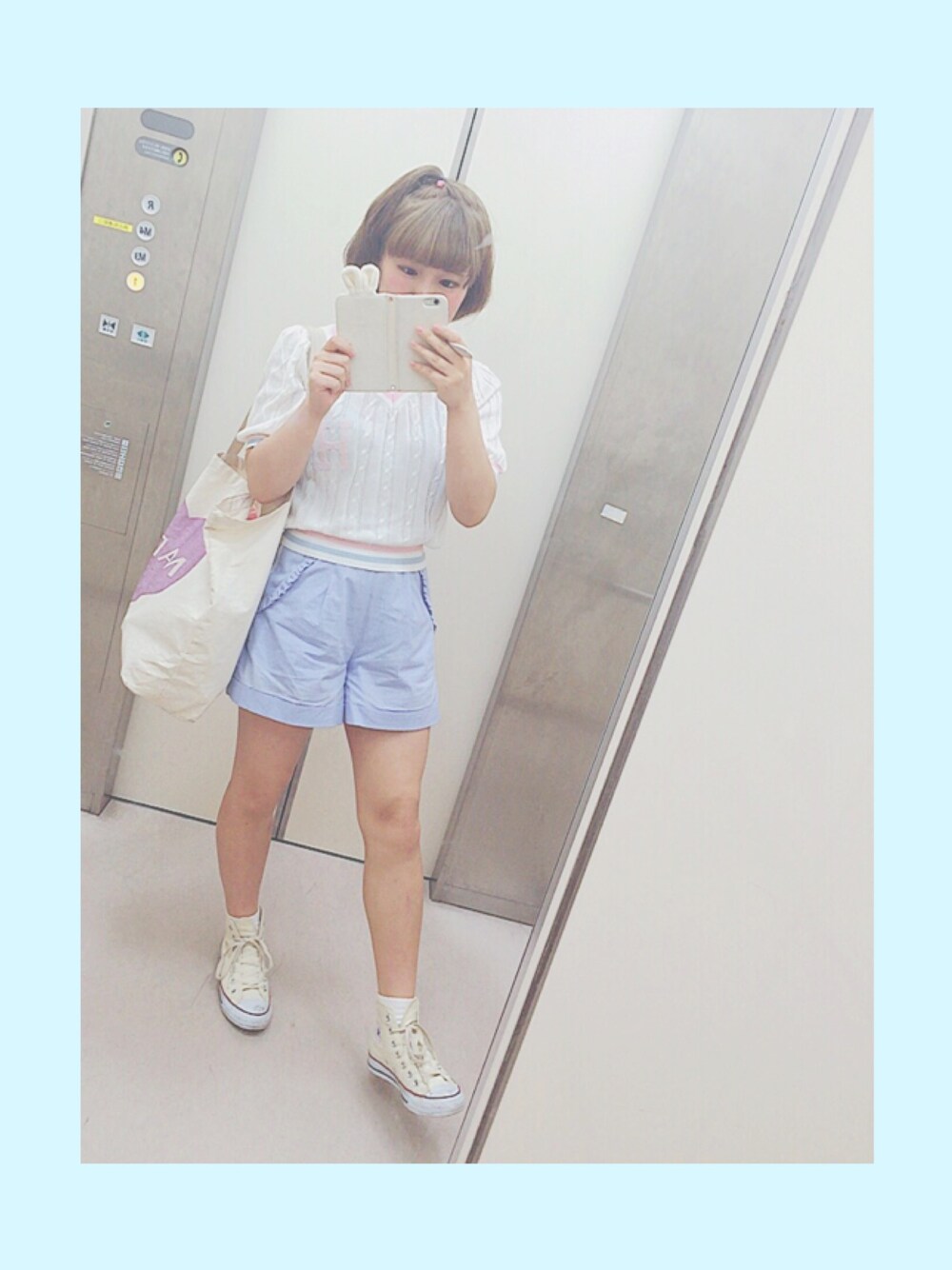 「休日スタイル、夏コーデ、outfit、converse、Ank Rouge、Honey Cinnamon、パステルカラー、パステルブルー」｜「Honey Cinnamonのアイテム（ニット/セーター、ホワイト系）」を使った、し  お  り  。さん（レディース・149cm）の春コーディネートの1枚目の写真