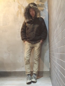 「DISCOVERED（ディスカバード）のアイテム（ミリタリージャケット）」を使った、Quatre hair designさん（メンズ・178cm）の春コーディネート