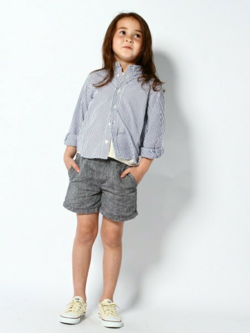 「JOURNAL STANDARD relumeの☆JOURNAL STANDARD relume KIDS: ボタンダウンシャツ #（シャツ/ブラウス、ブルー系）」を使った、JOURNAL STANDARD EC担当さん（キッズ・120cm）の春コーディネートの1枚目の写真