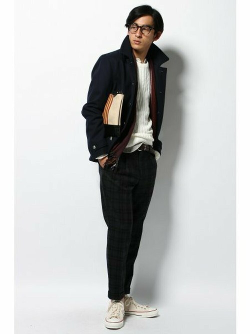 「スニーカー、コンバース、マフラー、ステンカラーコート、メルトン、ショート丈トップス」｜「JOURNAL STANDARDの≪12/9迄限定SALE≫メルトンショートステンカラーコート #（ステンカラーコート、ブルー系）」を使った、JOURNAL STANDARD EC担当さん（メンズ・180cm）の冬コーディネートの1枚目の写真