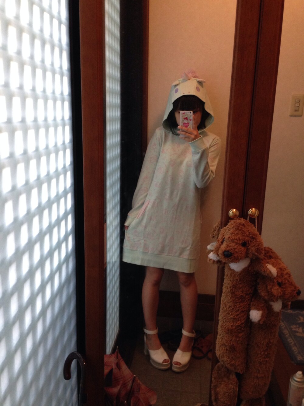 「サンリオ、キキララ、ユニコーン、水色、Samantha Thavasa、厚底サンダル、パステルカラー、ルームウェア」｜「サンリオのアイテム（パーカー、ブルー系）」を使った、もえりん✩⃛さん（レディース・154cm）の秋コーディネートの1枚目の写真