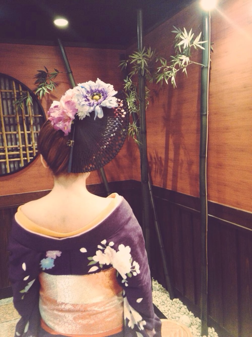 「花魁、思い出、京都、過去code、肩だし、エロい？、後ろ姿」｜「花魁のアイテム（浴衣、パープル系）」を使った、もえりん✩⃛さん（レディース・154cm）の冬コーディネートの1枚目の写真