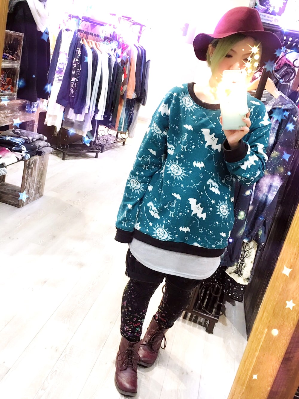 「カジュアル、総柄トップス、だぼだぼ、スカラー、スカラー(ScoLar)」｜「ScoLar Parityのアイテム（その他トップス、グリーン系）」を使った、スカラーHEPFIVE店さん（レディース・149cm）の冬コーディネートの1枚目の写真