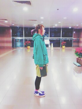 「アイテム（ナイロンジャケット、グリーン系）」を使った、哉さん（レディース・160cm）の冬コーディネート