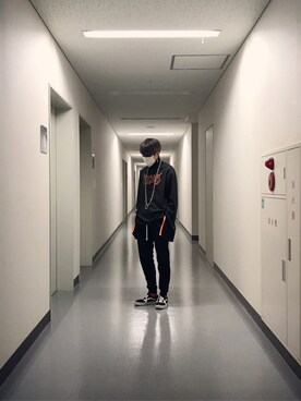 「アイテム（ピアス（両耳用）、グリーン系）」を使った、ЯYUS∃iさん（メンズ・170cm）の秋コーディネート