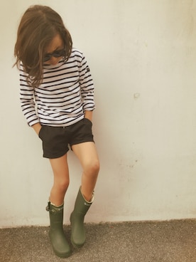 「AIGLE（エーグル）のアイテム（レインシューズ）」を使った、micooさん（キッズ・120cm）の秋コーディネート